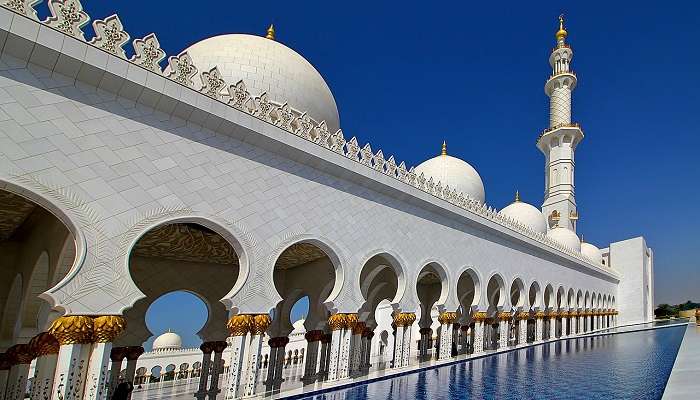 mosque-dubai-travelrecourse-india.jpg