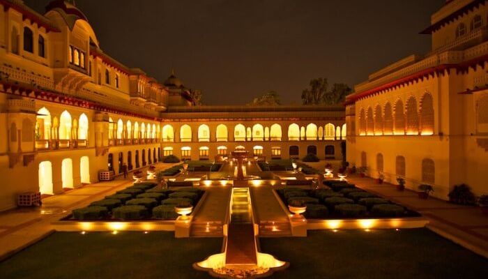 rambagh-palace-A-view-of-the-Rambagh-Palace-courtyard-at-night-.jpg
